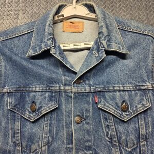 Vintage 1990s Levis Type 3 Trucker Blue Denim Jacket 70506-0216 Made In USA 44